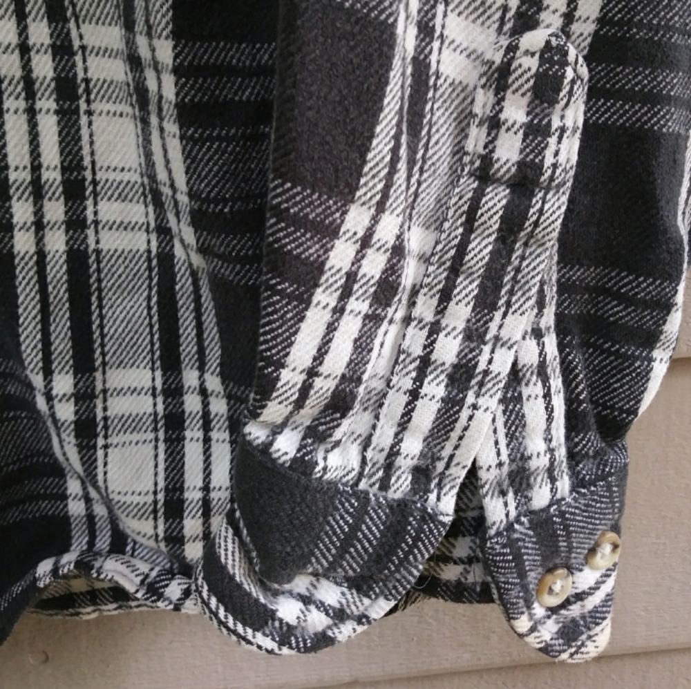 Vintage Black Plaid Thick Long Sleeve - Picture 7 of 9